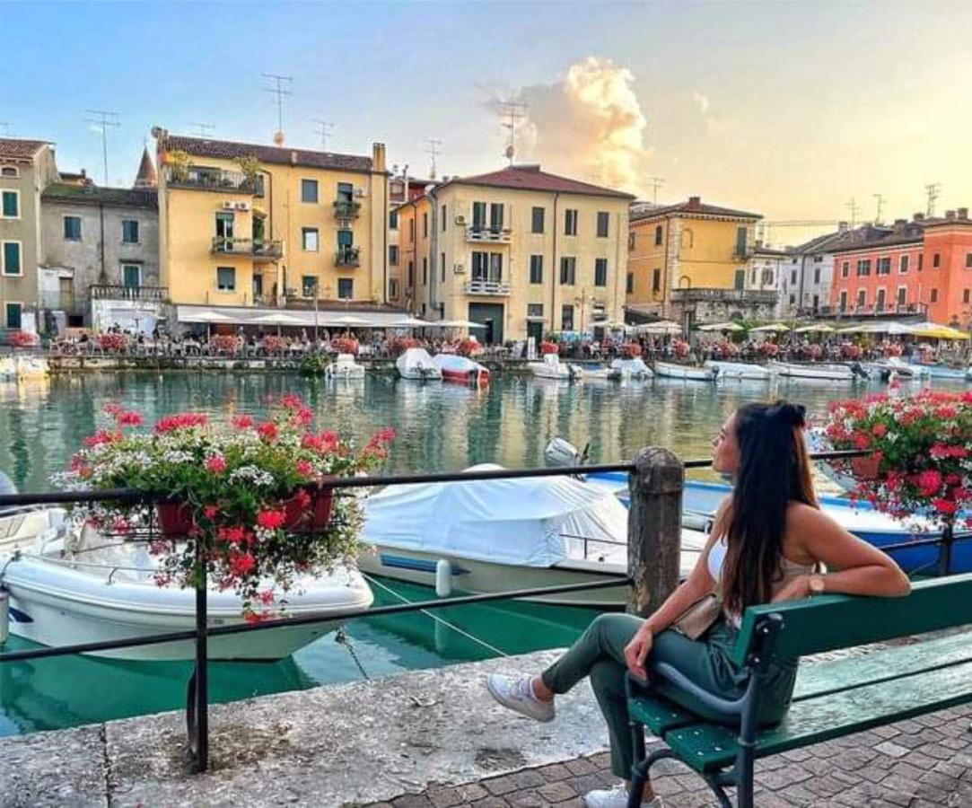 Solegardarelax - Peschiera Del Garda Apartamento Exterior foto