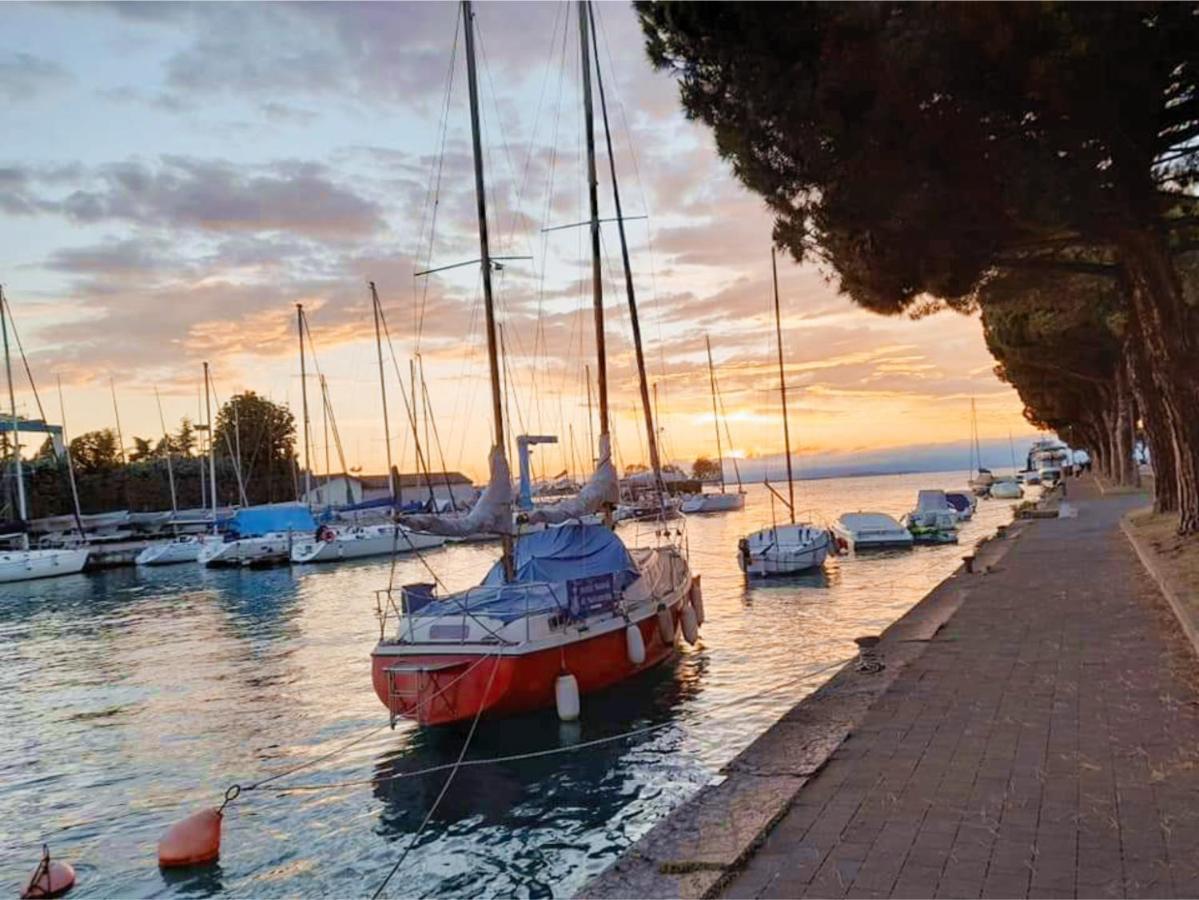 Solegardarelax - Peschiera Del Garda Apartamento Exterior foto