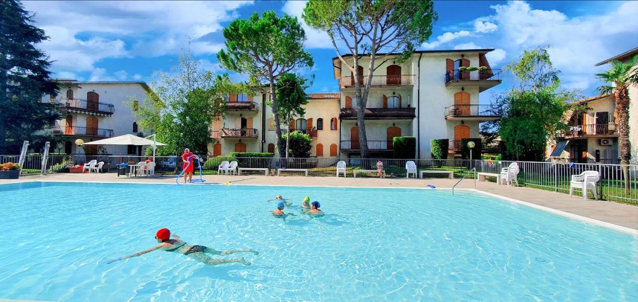 Solegardarelax - Peschiera Del Garda Apartamento Exterior foto